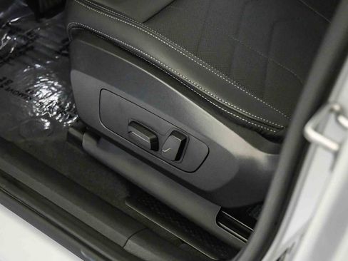 Used 2026 BMW X2 xDrive28i AWD/4WD image 23