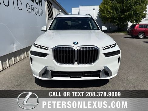 Used 2026 BMW X7 xDrive40i AWD/4WD image 9