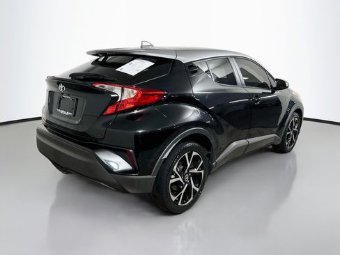 Used 2020 Toyota C-HR XLE FWD image 4