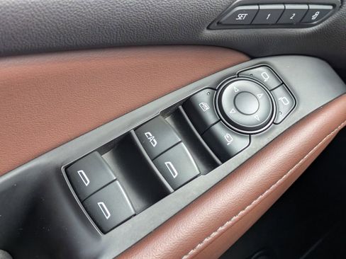 Used 2020 Buick Enclave Avenir w/ Trailering Package, 5000 lbs. AWD/4WD image 27