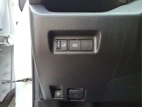 Used 2022 Toyota RAV4 LE image 14