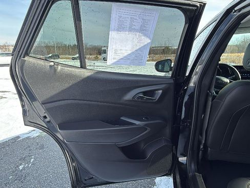 Used 2025 Chevrolet Trax ACTIV image 23