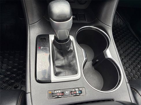 Used 2018 Toyota Highlander Limited image 18