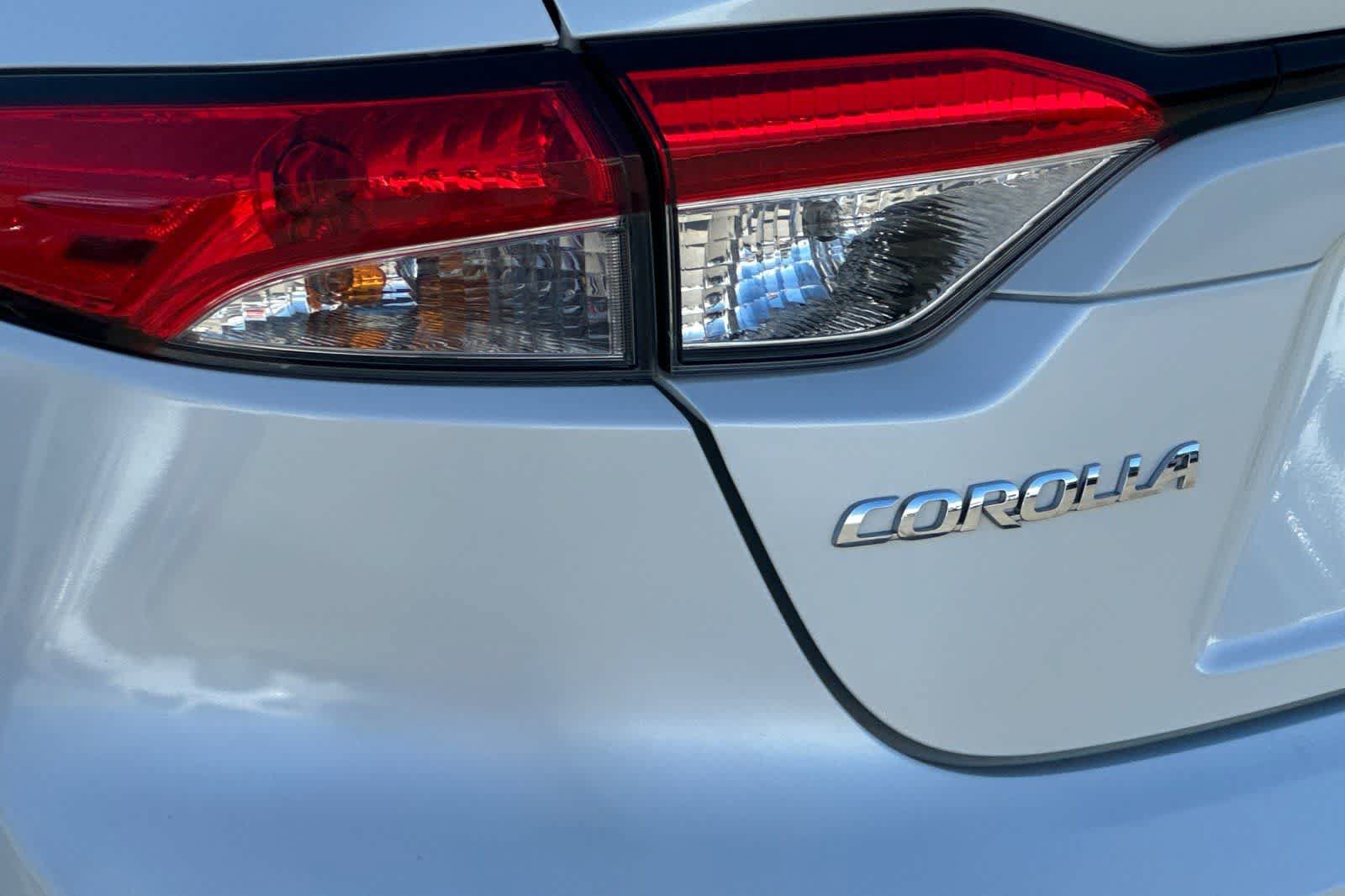 Used 2025 Toyota Corolla LE FWD image 61