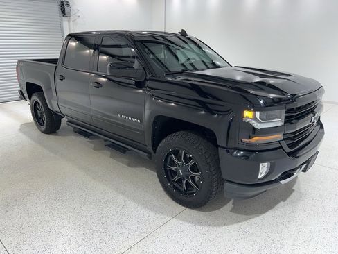 Used 2018 Chevrolet Silverado 1500 LT w/ All Star Edition image 7