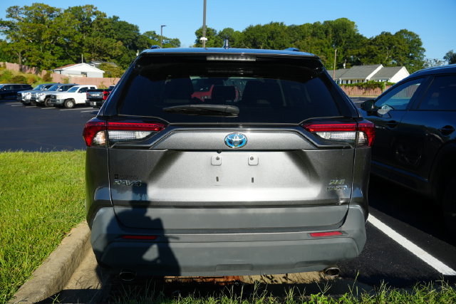 Used 2021 Toyota RAV4 XLE Premium AWD/4WD image 18