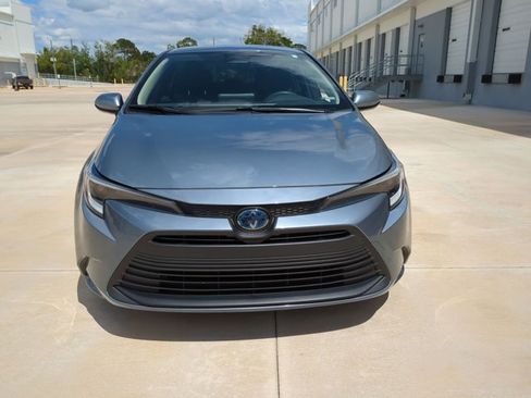 Used 2024 Toyota Corolla LE FWD image 2