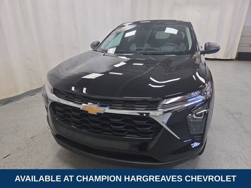Used 2024 Chevrolet Trax LS FWD image 39