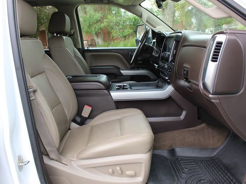 Used 2016 Chevrolet Silverado 2500 LTZ image 17