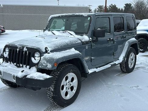 Used 2014 Jeep Wrangler Unlimited Sahara w/ Connectivity Group image 2