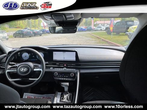 Used 2024 Hyundai Elantra SEL FWD image 13
