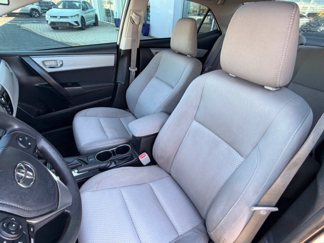 Used 2015 Toyota Corolla LE FWD image 6