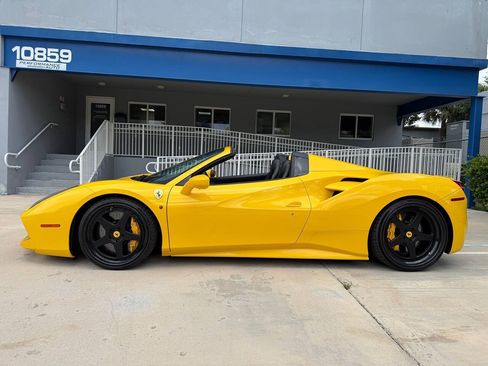 Used 2017 Ferrari 488 Spider RWD image 1