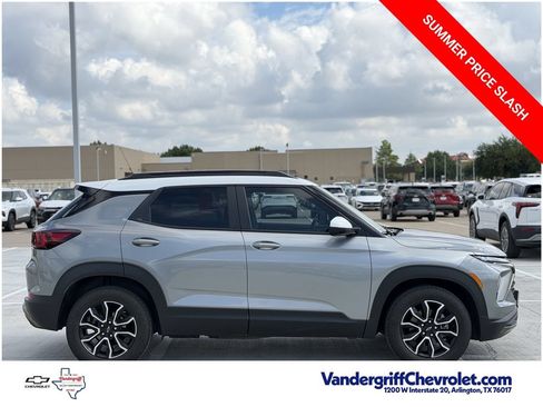 Certified 2024 Chevrolet TrailBlazer ACTIV w/ Driver Confidence Package FWD image 3