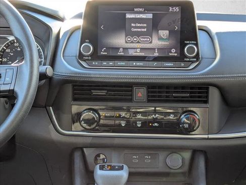 Used 2025 Nissan Rogue S image 14