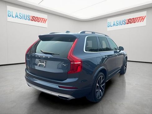 Used 2018 Volvo XC90 T6 Momentum w/ Convenience Package AWD/4WD image 3