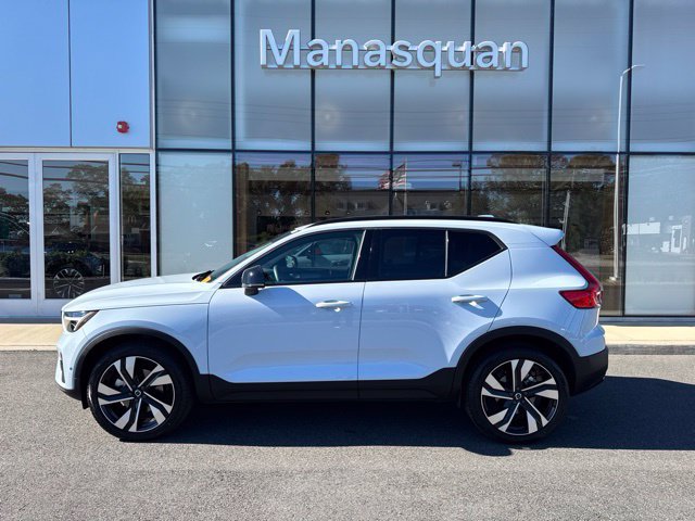 Used 2026 Volvo XC40 B5 Plus AWD/4WD image 2