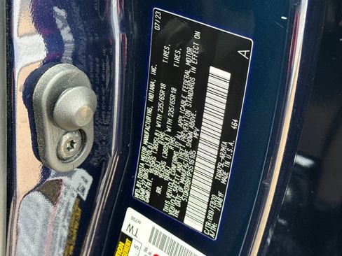 Used 2023 Toyota Highlander XLE image 37