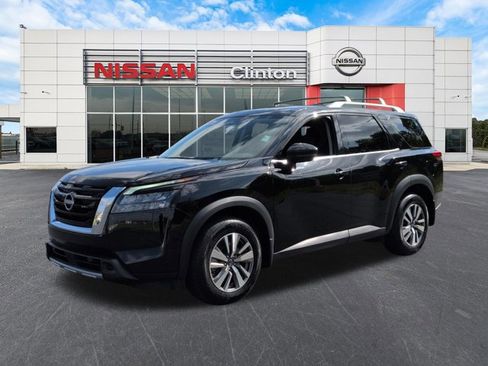 Certified 2025 Nissan Pathfinder SL AWD/4WD image 7