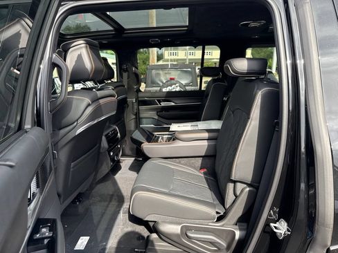 New 2026 Jeep Grand Wagoneer Summit AWD/4WD image 24