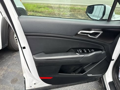 Used 2023 Kia Sportage EX FWD image 11