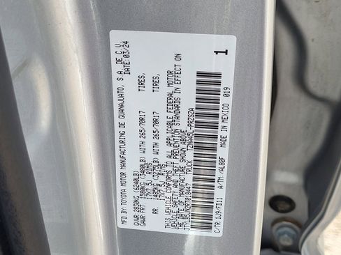 Used 2024 Toyota Tacoma TRD Off-Road image 33