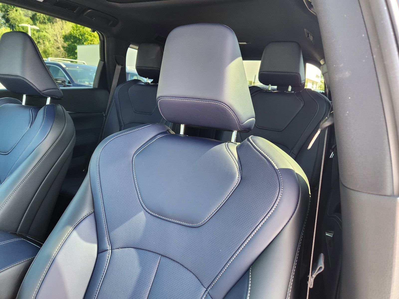Certified 2026 INFINITI QX60 Sport AWD/4WD image 11