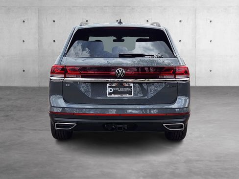 New 2025 Volkswagen Atlas SE image 25