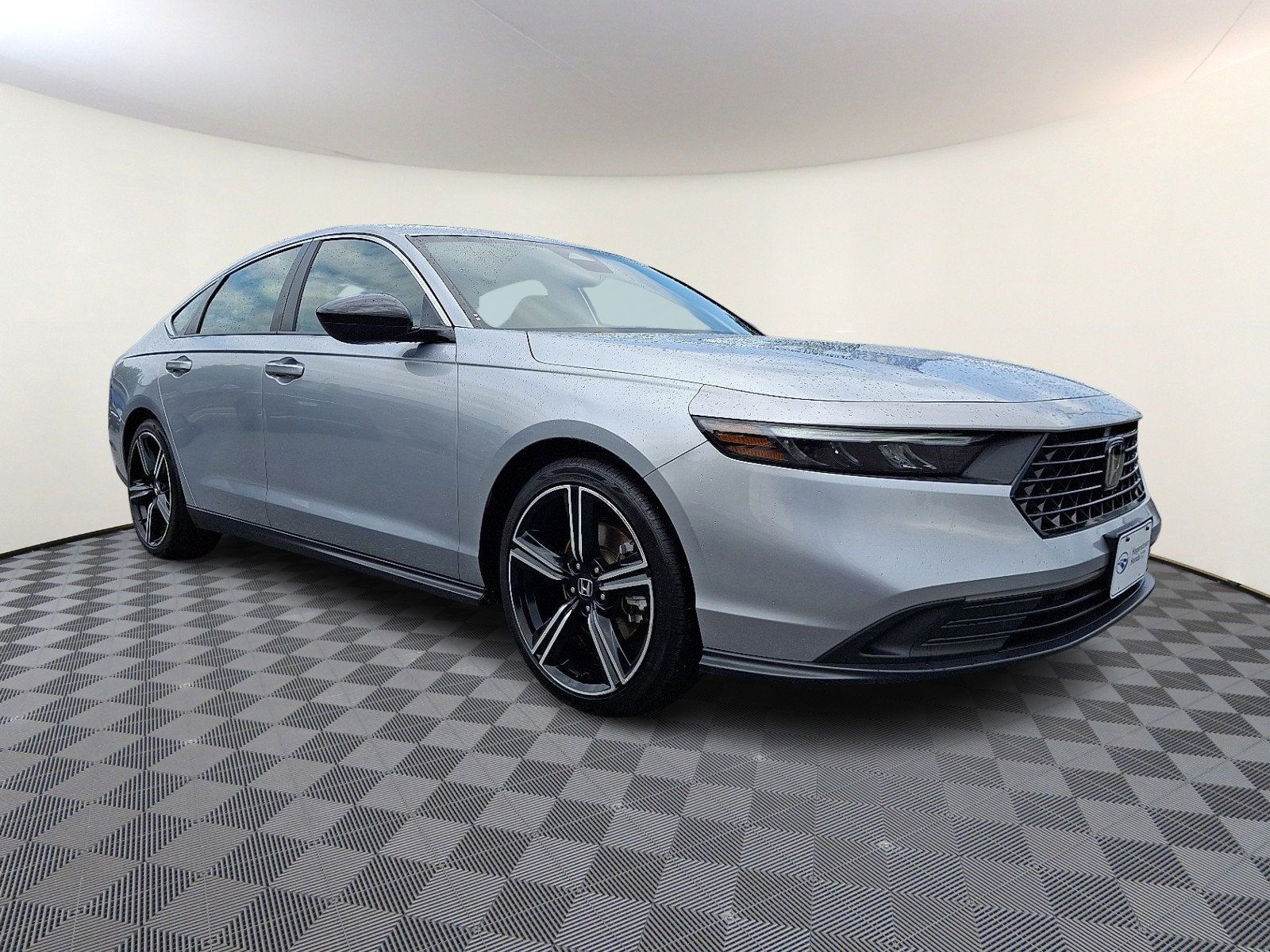 Used 2024 Honda Accord Sport image 1