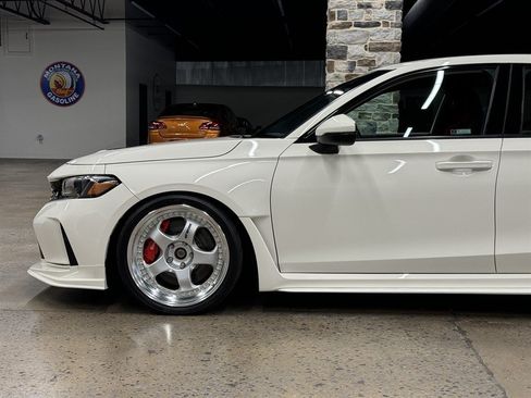 Used 2025 Honda Civic Type R image 5