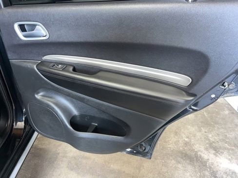 Used 2020 Dodge Durango SXT image 18