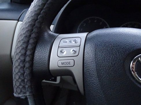 Used 2013 Toyota Corolla LE image 14