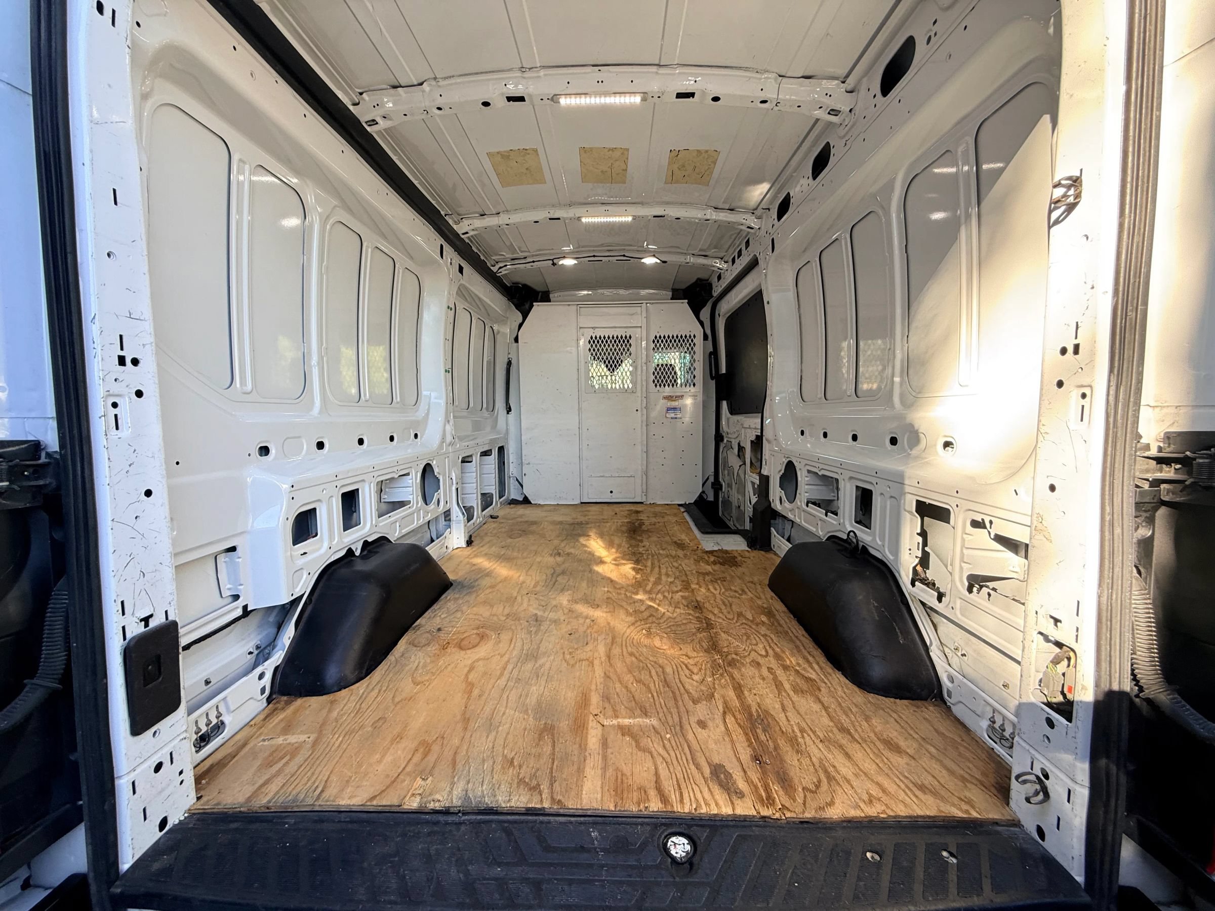 Used 2019 Ford Transit 250 148 Medium Roof RWD image 11