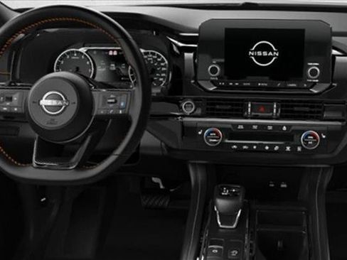 Used 2025 Nissan Pathfinder Rock Creek image 4