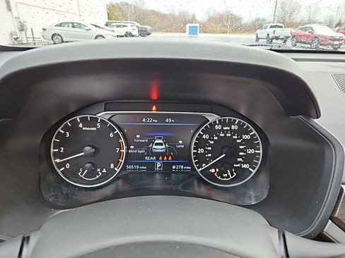 Used 2024 Nissan Altima 2.5 SV FWD image 13