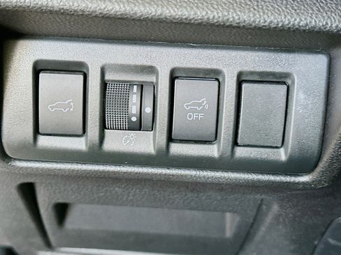 Used 2025 Subaru Outback Premium image 16