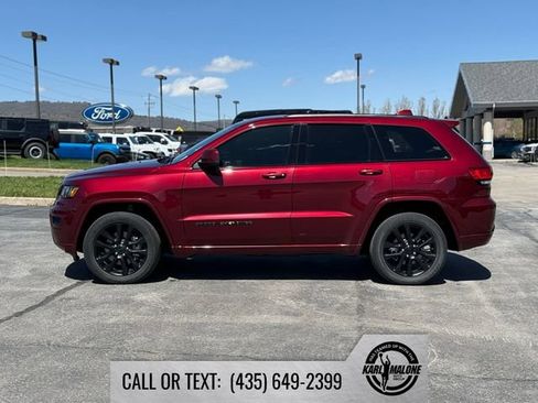 Used 2021 Jeep Grand Cherokee Laredo X AWD/4WD image 2