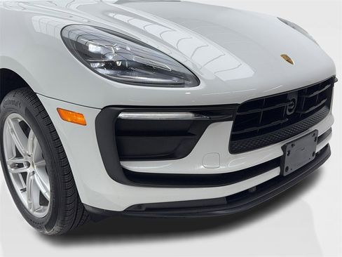Used 2025 Porsche Macan Turbo image 3