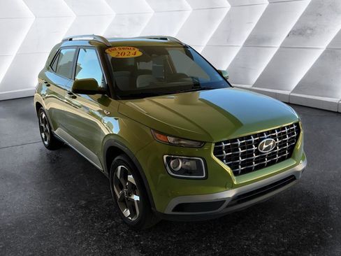 Certified 2024 Hyundai Venue SEL image 3