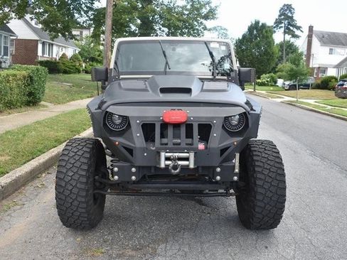 Used 2018 Jeep Wrangler Unlimited Sport S image 3