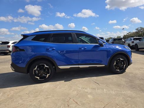 New 2026 Kia Sportage EX w/ EX Panorama Roof Package FWD image 9