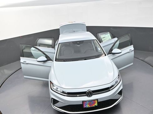 New 2025 Volkswagen Jetta SE image 28
