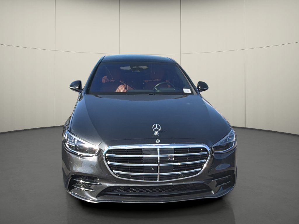 Used 2023 Mercedes-Benz S 500 4MATIC image 2