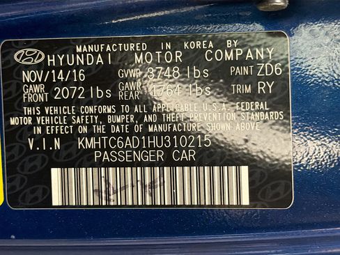 Used 2017 Hyundai Veloster FWD image 12