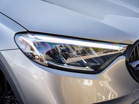 Used 2023 Mercedes-Benz GLC 300 4MATIC image 6