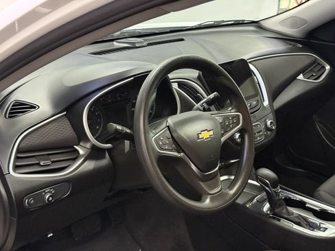 Used 2022 Chevrolet Malibu LT FWD image 15