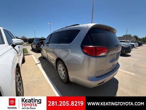 Used 2021 Chrysler Voyager Lxi FWD image 4