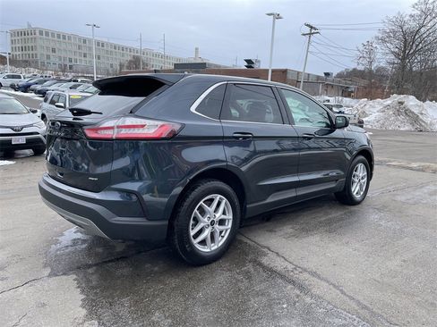 Used 2024 Ford Edge SEL image 8