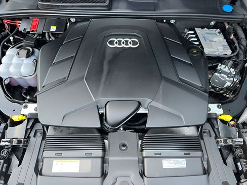 Used 2025 Audi Q7 3.0T Prestige AWD/4WD image 9