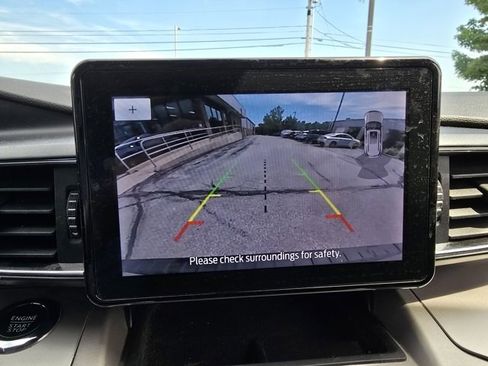 Used 2023 Ford Explorer XLT w/ Equipment Group 202A image 23